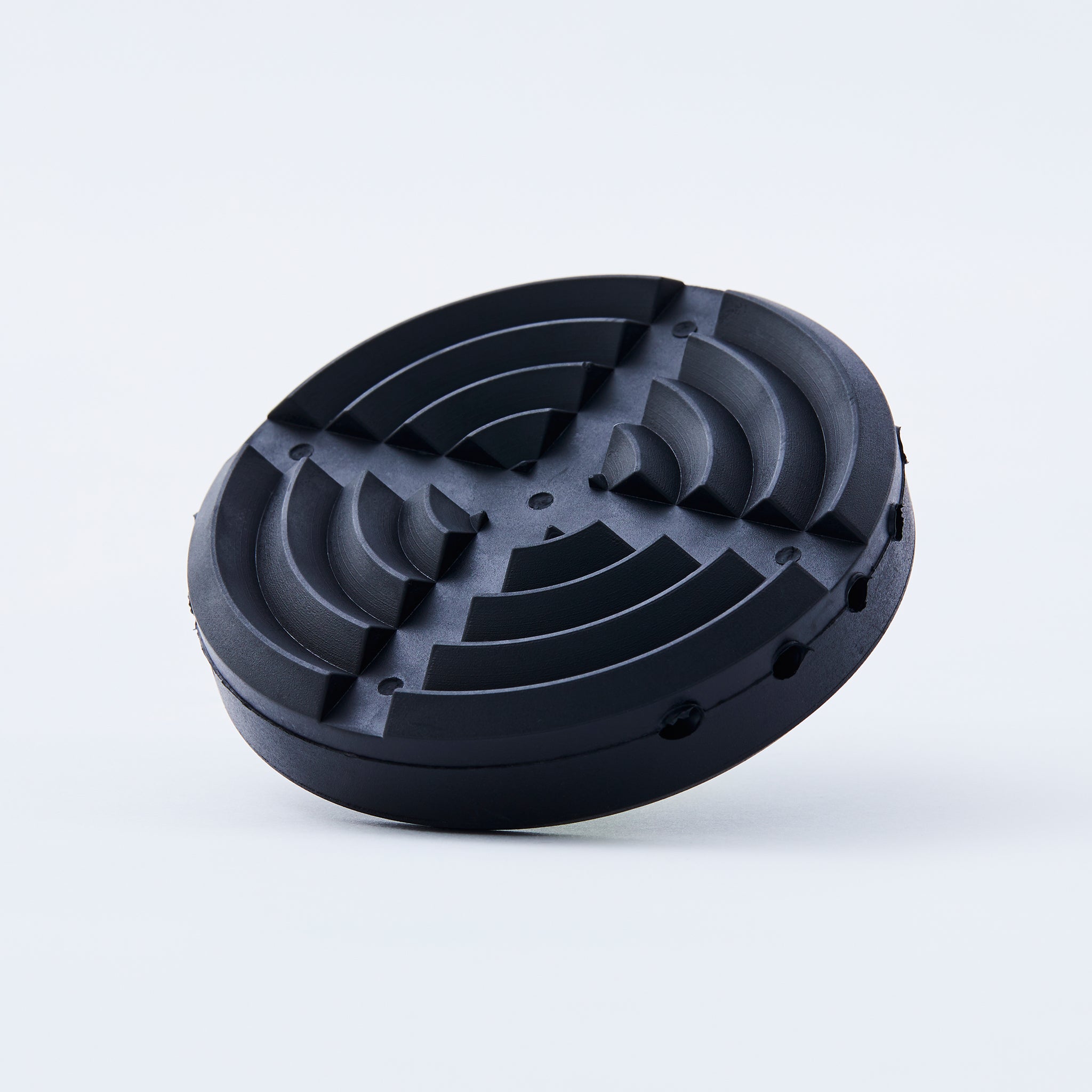 重量物用防振ゴムマット ベンケイ 高性能 鉄板入り TM-100S 1個入り 脚